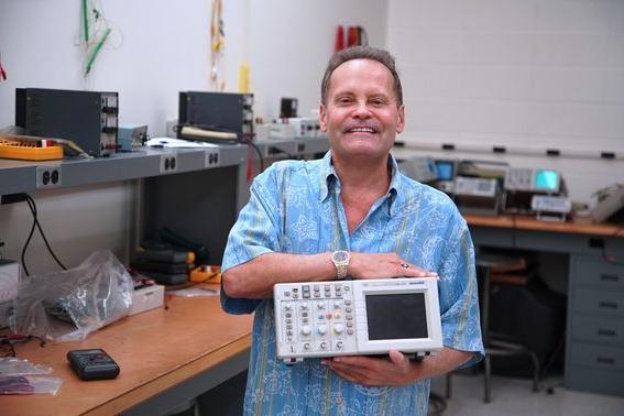 Michael “Puff” Prendergast, Class of 1983, came back to WVU Potomac State College this fall to donate a Tektronix Oscilloscope to the Engineering Department.  An oscilloscope is a laboratory instrument commonly used to display and analyze the waveform of 
